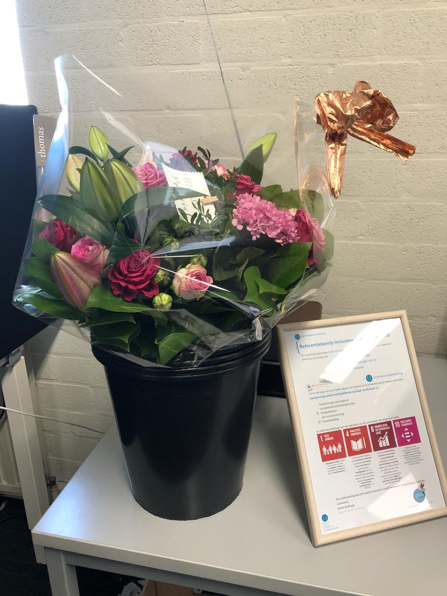 Een onverwachts bloemetje....altijd leuk ! Bedankt Officenter Hasselt !
