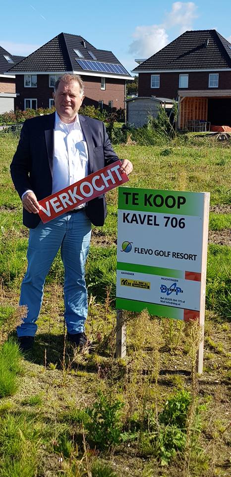 Weer een kavel verkocht! Het gaat erg hard met fase 4. 

Heeft u ook interesse in een nieuwbouwwoning? Bel ons op 0320-264175 en plan een vrijblijvende afspraak in. De koffie staat klaar! #flevogolfresort #fase4 #nieuwbouwproject #lelystad #flevoland #golf #natuur #ruimte #rust