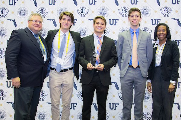 UFFLEXStation's tweet photo. The 2018 SEC Student Pitch Competition is today!
https://t.co/zTyakCsMvN

@UF Engineering student startup &amp; 2017 Big Idea Gator Business Plan winners @cameraband_it placed second in the #SECPitch2017! Go Gators!🐊#throwback #ItJustMeansMore https://t.co/P8WTRp1BMA