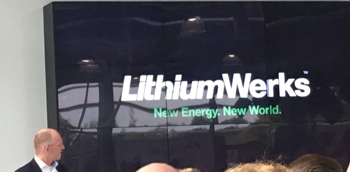 WTCTwente's tweet image. 3 Global challenges shaping the Global Energy transition and battery agenda according to #KeesKoolen #LithiumWerks: an outdated transportation system, rampant polution in mega cities and an insufficient Energy system.