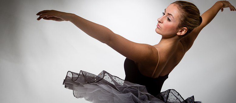 GetHealthySTL's tweet photo. Debuting our new 5-part series on Spotting for Dancers - get back to basics and make your turns better than ever. Follow the Instagram video series at @gethealthystl https://t.co/4GkF0y5cwH https://t.co/rLo3GAWKUk