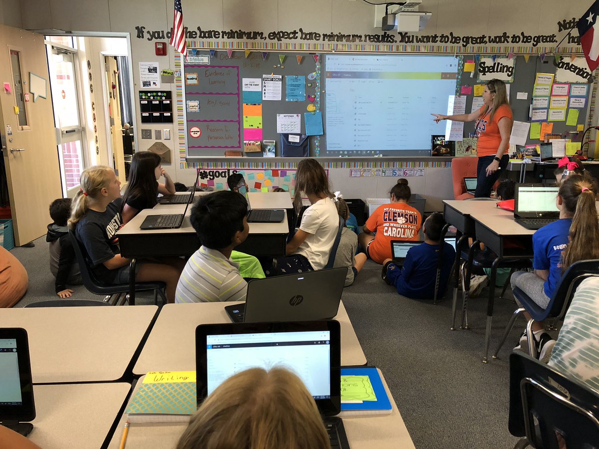 FPE4thGrade's tweet photo. Thank you, Mrs. Dalton, for getting our OneDrives ready for the year! 🤓💻☁️ #thecloud https://t.co/t9A3StFxIP
