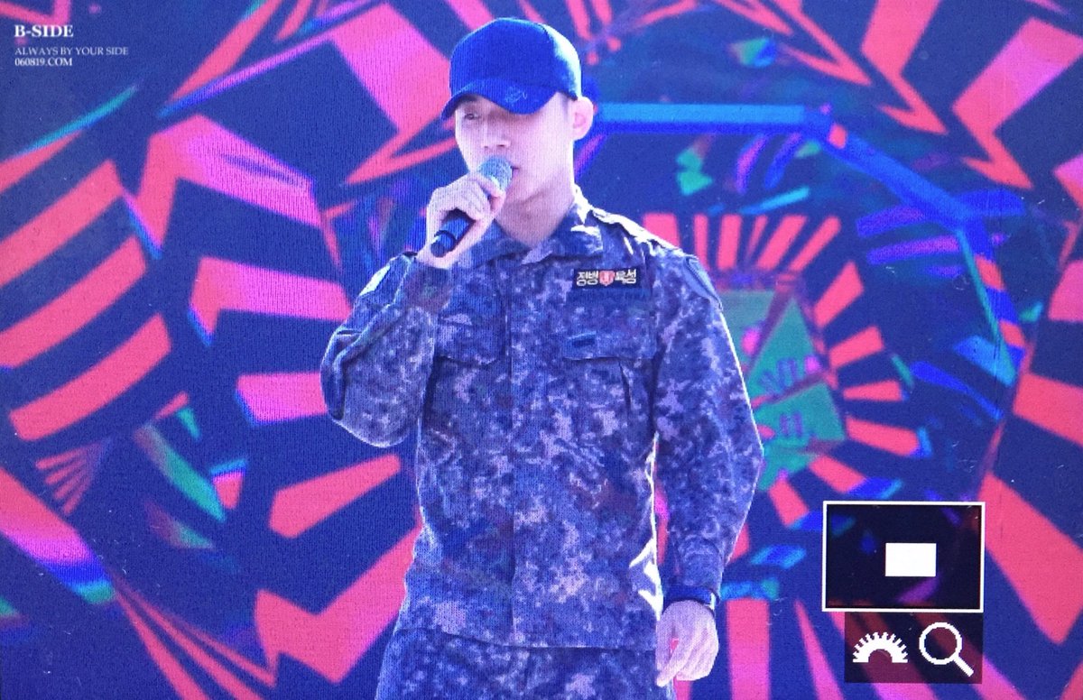 BB_side's tweet photo. 181008 위문열차 리허설 #태양 #대성

저녁에 있던 위문열차 리허설이 낮에 진행되었어영! 꼼꼼히 리허설 후 본공연 때 군��령으로 변신😆😆💕

#빅뱅 #BIGBANG #TAEYANG #DAESUNG https://t.co/5Y2txRTXka