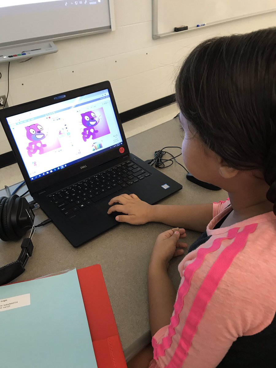 MrsKTaylor_RCE's tweet image. Coders exploring with the graphic editor tools in Scratch. #oneRCE  #CodetotheFuture