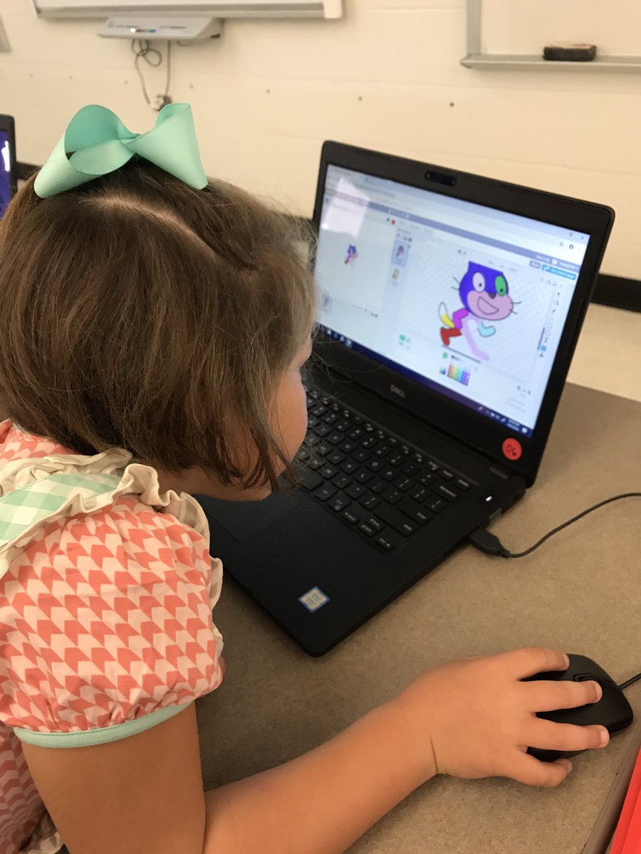 MrsKTaylor_RCE's tweet image. Coders exploring with the graphic editor tools in Scratch. #oneRCE  #CodetotheFuture