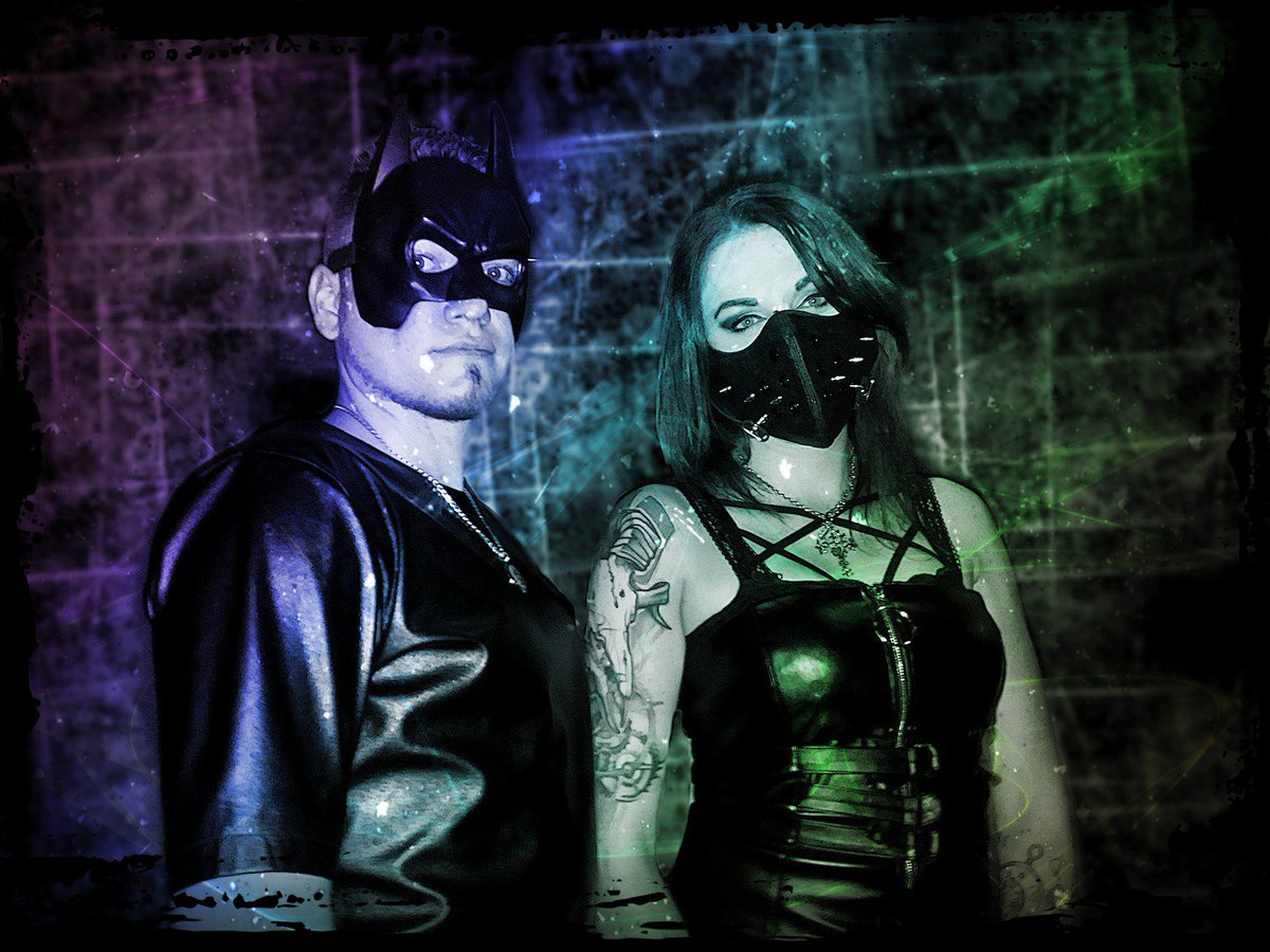 electrofear91's tweet photo. 📸🕷Electro Fear Photoshootings (2018) 🕷📸

#electrofear #photoshootings #band #darkelectro #horror #gothic #cybergoth #latex #mask #promo https://t.co/YRSLg5iffB