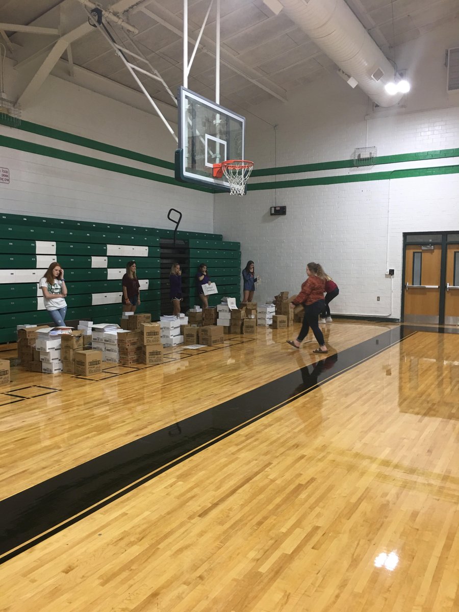 brunscoschools's tweet photo. THANK YOU! Publix grocery store in Ocean Isle Beach donated a massive amount of school supplies to Brunswick County Schools. 👏👏👏

On Sunday, students and staff at @WB_Trojans volunteered a couple hours to divide it up so that it could be delivered to each school. https://t.co/8oHclCDyfG