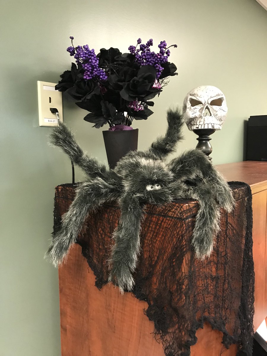 mu_lrc's tweet photo. Students are going ~batty~ about our wicked cool Halloween decorations. 🦇 Come check them out! #candycorny https://t.co/gfKjerB7AS