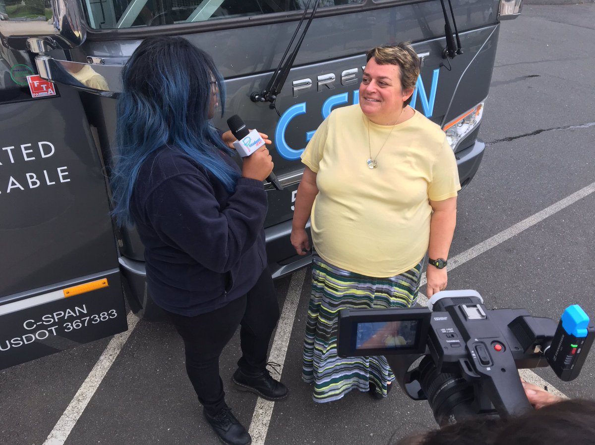 Good Morning Connecticut 🚍 We’re excited to kickoff our week with the wonderful students of <a href="/PathwaysAcad/">PathwaysAcademy</a> in East Hartford, CT! #50CapitalsTour