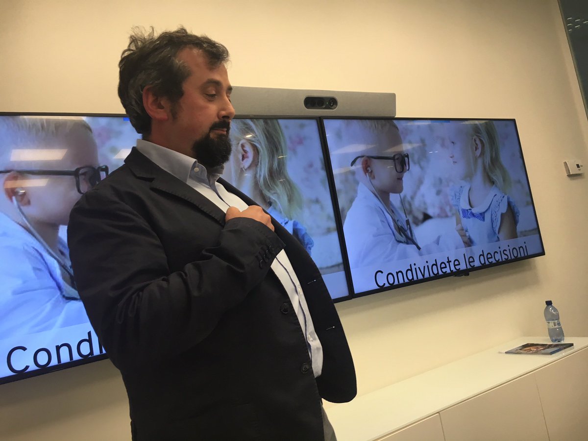 CommtoAction's tweet photo. #RareHack2018 si prepara. 
Dal workshop che ha visto confrontarsi gli Hackers partecipanti, il 1 Ottobre nella sede di Shire a Milano. Con la partecipazione di Fernanda Torquati, Presidente dell’ Associazione italiana Gaucher e di Lorenzo Dina, responsabile IT di HPN. #RareHack18 https://t.co/X11s6HOfdt