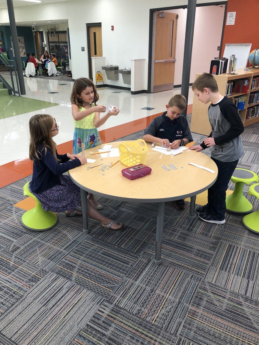 Hamfamwildcats's tweet photo. 3rd Graders from Mrs. Bennett’s class building bridges during library! #3rdgrade #hamfam #library #bridgeengineers https://t.co/PJtgM1Rmrs
