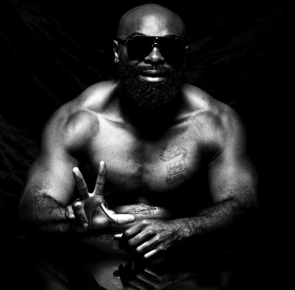 KaarisOfficiel1's tweet photo. FAIS LE 3 
Jsuis capable du meilleur comme du pire mais c’est dans le pire que je suis le meilleur 🐘
#ON3 #QPLB #quepourlesbraves
📷 @fifoudezign https://t.co/S4UA0q6sw2