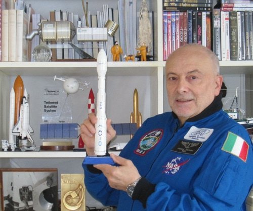 gravitazeroeu's tweet photo. Appuntamento MERCOLEDI’ 17 OTTOBRE 2018 ORE 21,00 a #Collegno, in provincia di #Torino, per la Presentazione del libro “Professione Astronauta” di Franco Malerba e Antonio Lo Campo
#Sagep #Collegno  https://t.co/jiBo1dy9Nr https://t.co/ZcpUza1XKl