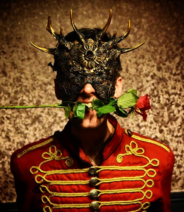 RomanAckley's tweet photo. Just LOVE my mask from @HysteriaMachine #blindmask #hornedmask #boylesque #horror
https://t.co/HWAkqJBfEz https://t.co/ENNdAtmA3t