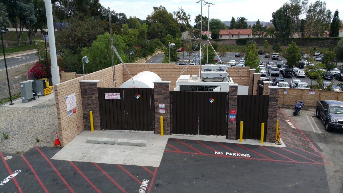 TLM_One's tweet image. National Hydrogen and Fuel Cell Day 2018! Here's some pics of all our Past Projects and work that TLM is really proud of. Let's keep building the Hydrogen Highway!
#HydrogenNow #FuelCellsNow #TLM #hydrogenday #Hydrogen #FuelCells