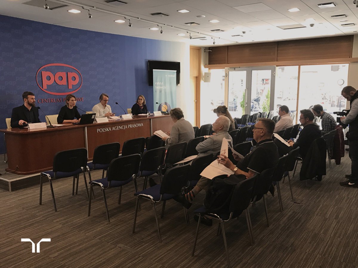 RandstadPolska's tweet photo. Co kieruje pracownikami do zmiany pracy pokazały nam wyniki badania Randstad "Monitor Rynku Pracy" zaprezentowane dziś w Polskiej Agencji Prasowej. Komentowali je eksperci Fundacji Inicjatyw Społeczno-Ekonomicznych i Konfederacji Lewiatan. Sprawdź raport: https://t.co/LXCkGCMwGS https://t.co/lJ5Y677QSA