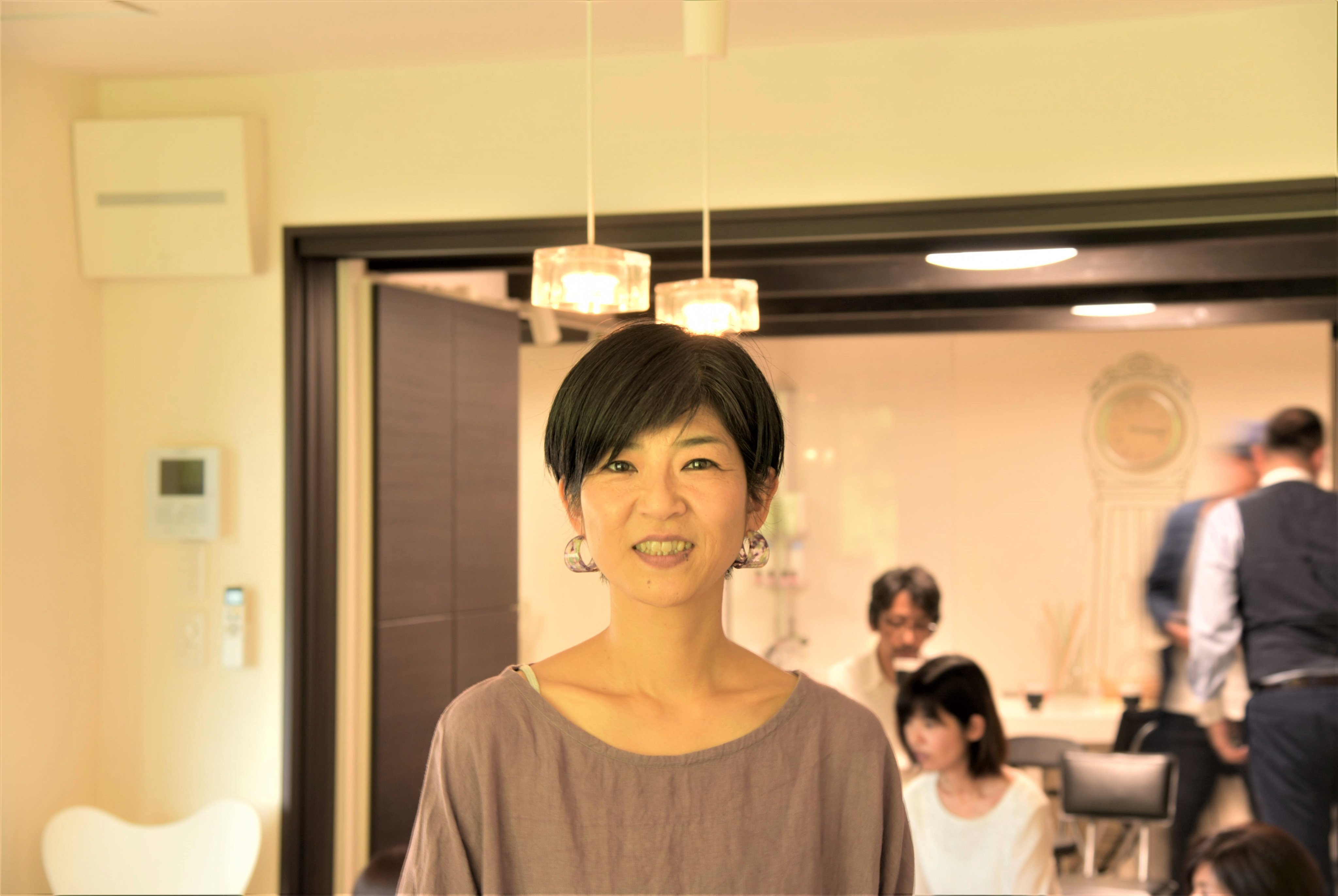 Animal おのみち 国岡真由美 アコースティックソロlive 歌とギター に 行ってきました 国岡さんの生歌に圧倒されました 人の声がこんなに繊細に響くのかと 体全体が一つの楽器のようでした プロは凄い お家で生音ミニライブ