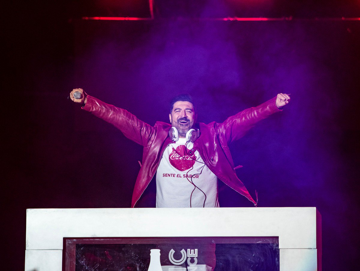 TonyAguilarOfi's tweet photo. Fandoms... Vuestra alegría es mi energía!!! ✨🎶💪😍 #CCME #CCMEFanEdition #CCME2018 @CocaCola_es https://t.co/rzBTmPPq5Y