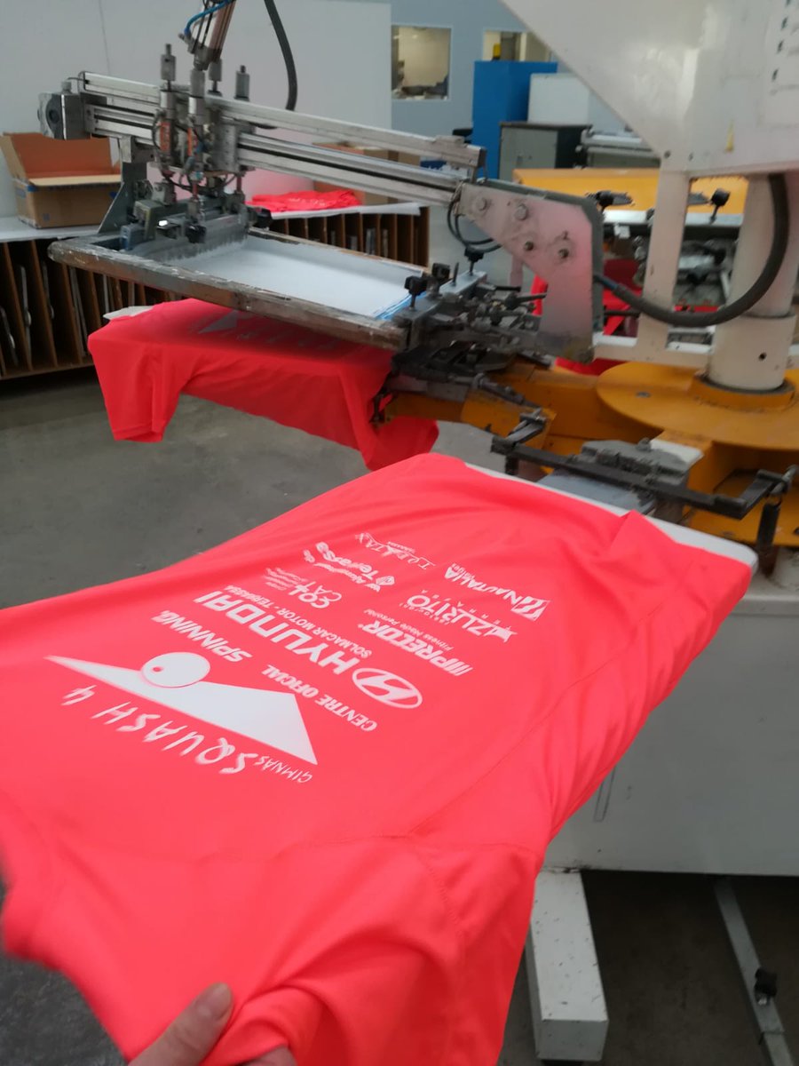 LaFACT_Fupar's tweet photo. Fa 5 anys que @gimnas_squash4 confia en l'àrea de serigrafia de #Fupar per estampar les samarretes de l'acte #spinningdayterrassa 🚴♀️. Molt contents de poder-hi col·laborar un any més! Enhorabona per l'èxit de participació i organització! #valorsocial #terrassa #Squash4 https://t.co/Gi8h8jqreB
