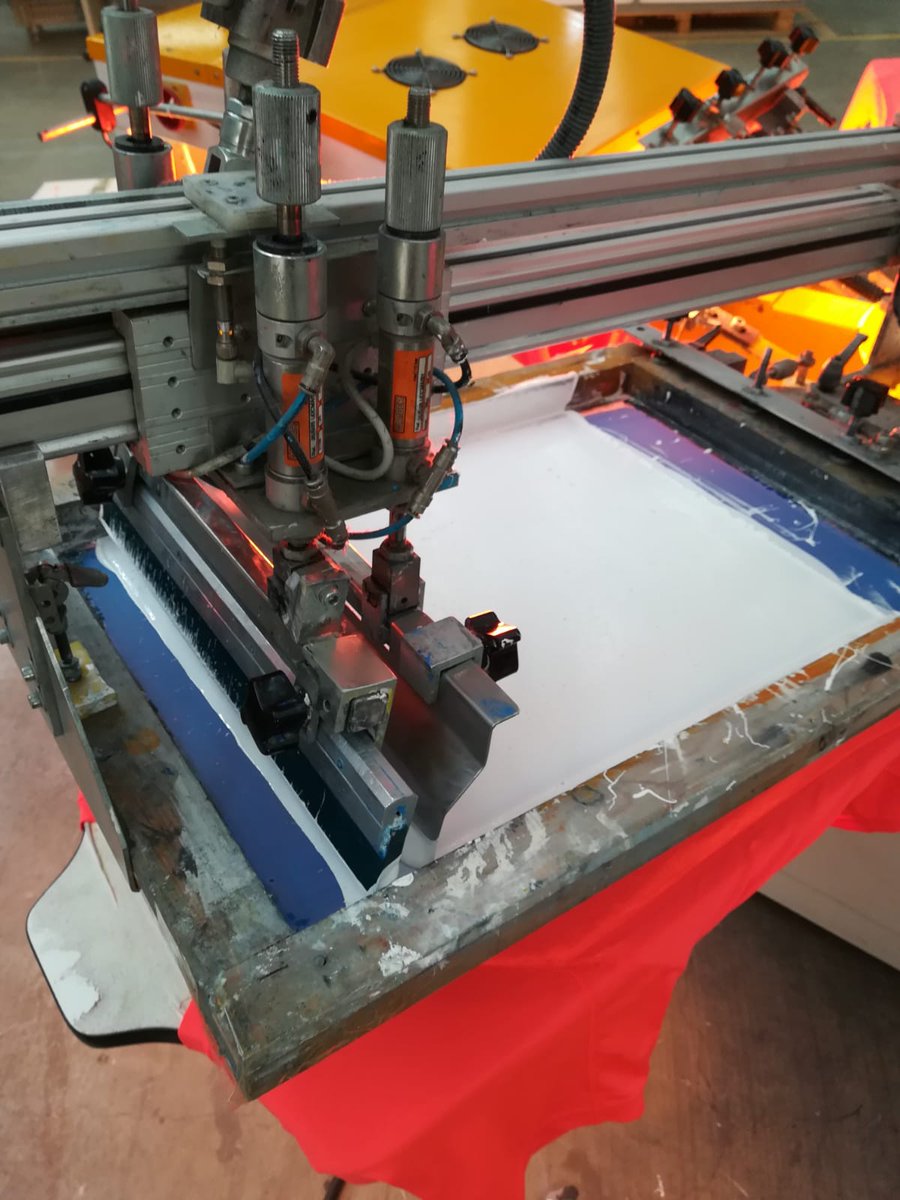 LaFACT_Fupar's tweet photo. Fa 5 anys que @gimnas_squash4 confia en l'àrea de serigrafia de #Fupar per estampar les samarretes de l'acte #spinningdayterrassa 🚴♀️. Molt contents de poder-hi col·laborar un any més! Enhorabona per l'èxit de participació i organització! #valorsocial #terrassa #Squash4 https://t.co/Gi8h8jqreB