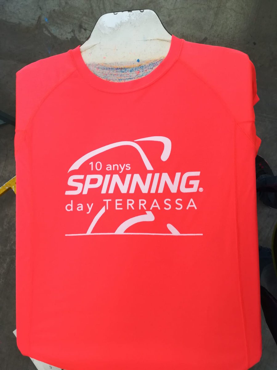 LaFACT_Fupar's tweet photo. Fa 5 anys que @gimnas_squash4 confia en l'àrea de serigrafia de #Fupar per estampar les samarretes de l'acte #spinningdayterrassa 🚴♀️. Molt contents de poder-hi col·laborar un any més! Enhorabona per l'èxit de participació i organització! #valorsocial #terrassa #Squash4 https://t.co/Gi8h8jqreB