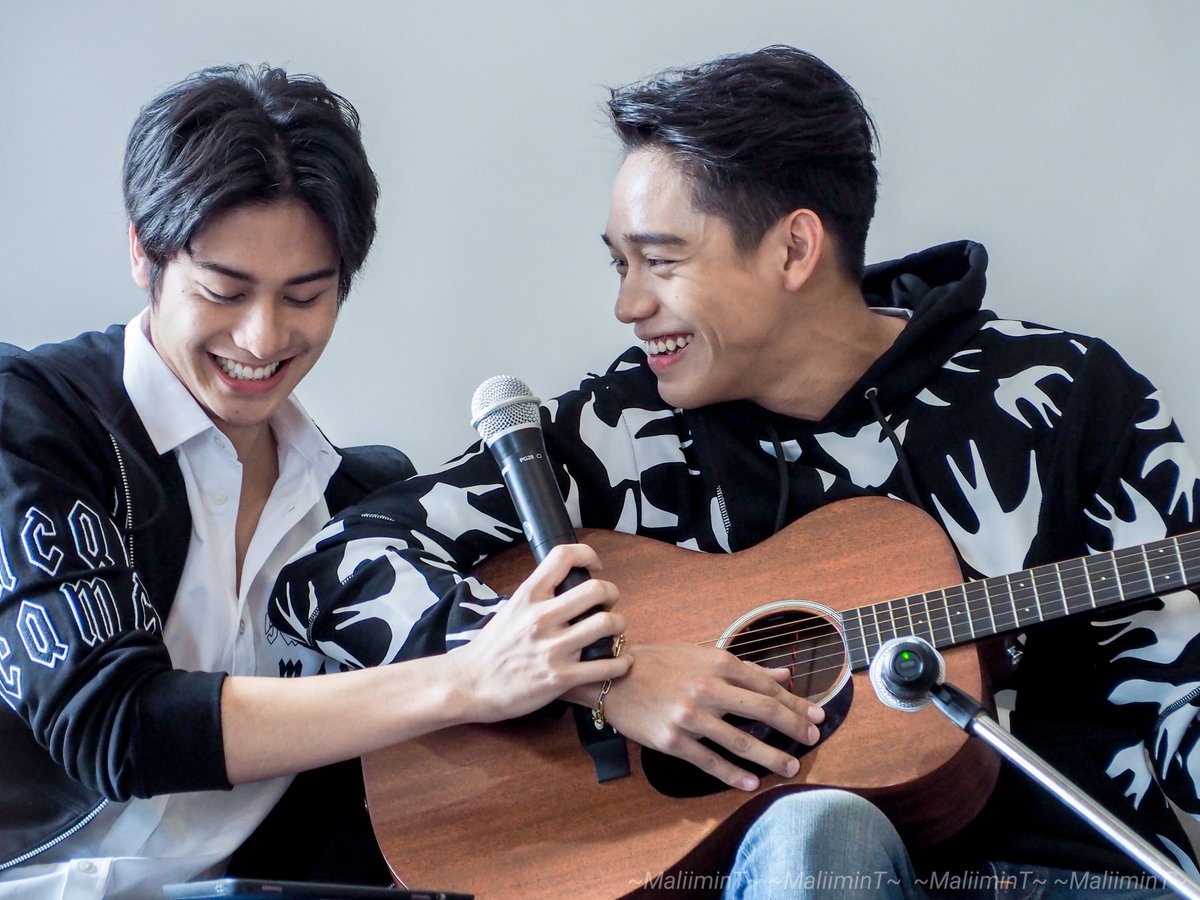 maliimint's tweet photo. สาเหตุที่ทำให้เงินดำน้ำเก่งเพราะไม่ยอมมองเนื้อเพลง มัวแต่มองหน้ากัส แล้วจะรอดมั้ย 555 (1)

#ทีมเงินออกัส 
#NgAgFriendForever https://t.co/MiX11731FB