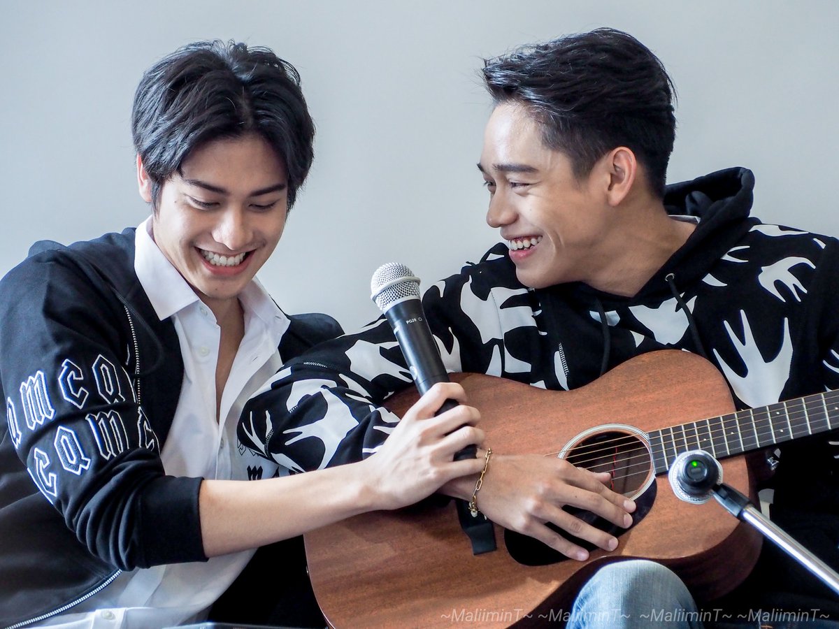 maliimint's tweet photo. สาเหตุที่ทำให้เงินดำน้ำเก่งเพราะไม่ยอมมองเนื้อเพลง มัวแต่มองหน้ากัส แล้วจะรอดมั้ย 555 (1)

#ทีมเงินออกัส 
#NgAgFriendForever https://t.co/MiX11731FB
