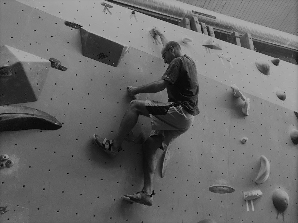 LeckoFR's tweet photo. Échanger entre Leckopains autour de la gestion des risques, c'est aussi l'occasion de mettre en application immédiatement @arkoseclimbing ! Merci @BerengerCH et @MichelEzran pour l'idée ! #leckoinside https://t.co/LA4EkbNgC4