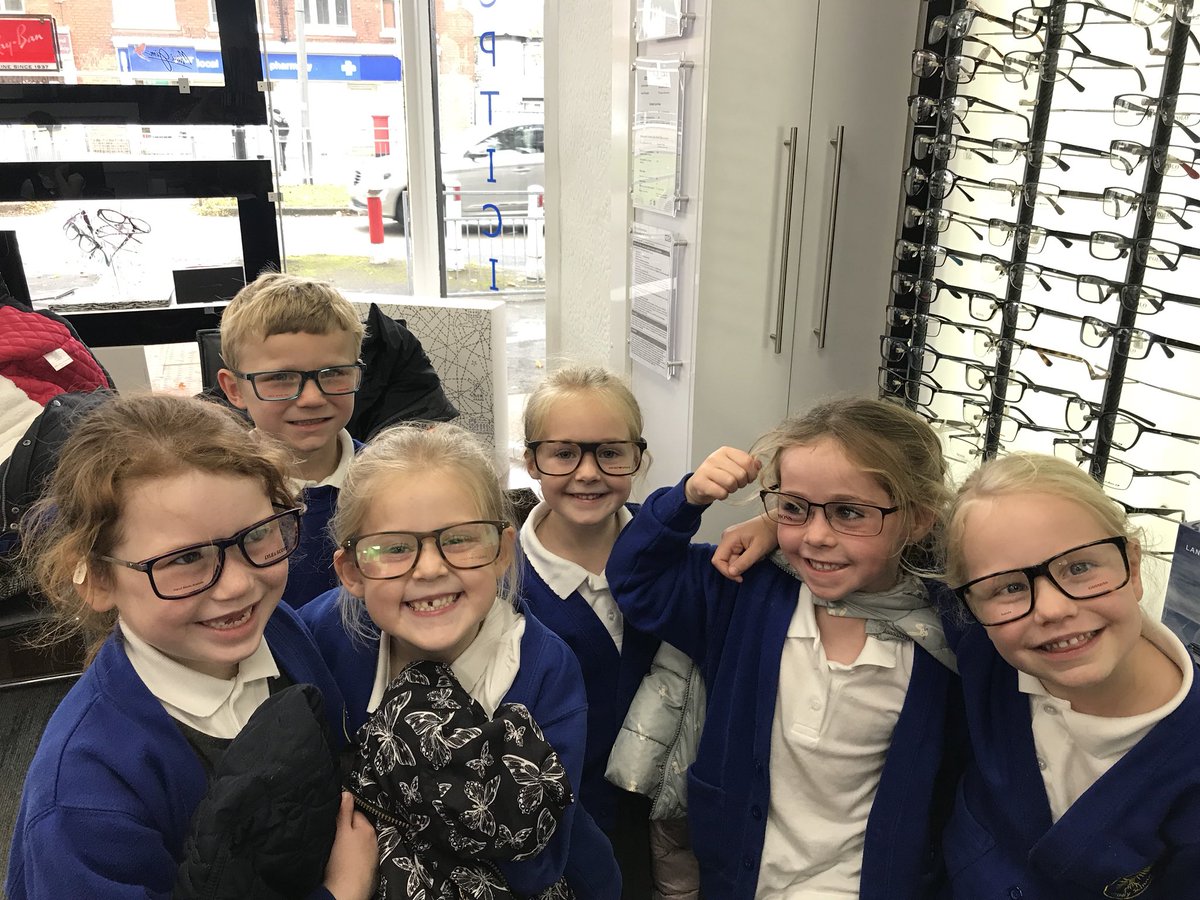 wclpsyear1's tweet photo. #roleplay #optitions #tryingonframes https://t.co/yytj3ke7LM