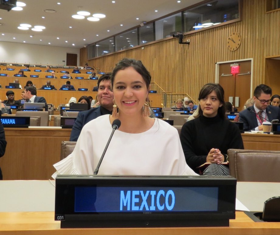 MexOnu's tweet photo. En la Tercera Comisión de la @ONU_es, #MXMultilateral se pronuncia sobre el adelanto de la mujer en voz de @marielalomarc , #DelegadaJuvenil #3C https://t.co/LQ68hMQCzE