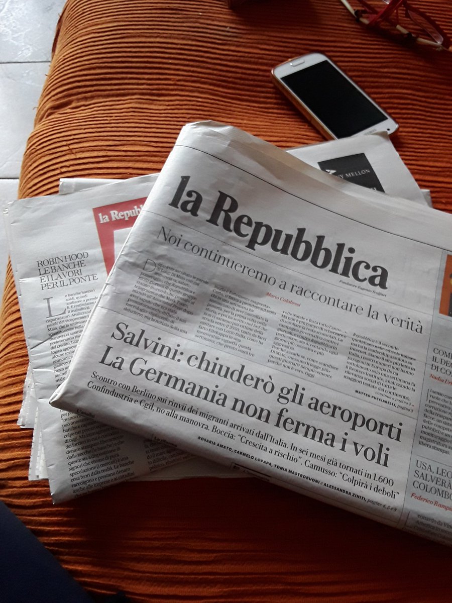 TeresaAgostino1's tweet photo. Come ogni giorno, dal primo numero, #Repubblica è sul divano con me. #iostoconRepubblica. https://t.co/UoWIbDTLqZ