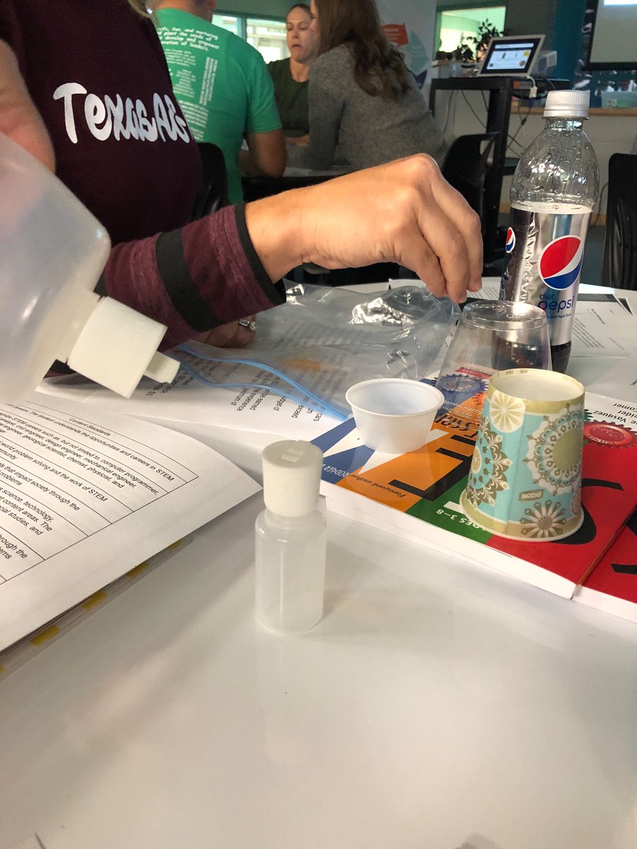 daphneypoole's tweet photo. @LISDSTEM  which puffer to use? https://t.co/15wBlckxjZ