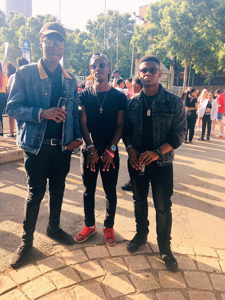 sabu_mahlaba's tweet photo. Lit vibes with the homies @InTheCityJHB π₯π₯
#CanDoITC https://t.co/lVGcr3LTfe