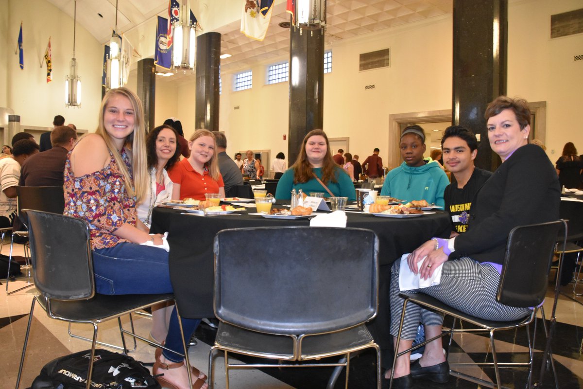 ekuathletes's tweet photo. What a great day for some of our mentees to participate on the 11th Annual Diversity Breakfast. Thanks @MMS_Panthers for bringing them here. Thanks @erintorrence19 to take the time to hang out with them!!! #athletesonamission #ekunity https://t.co/K5b5dPr07N