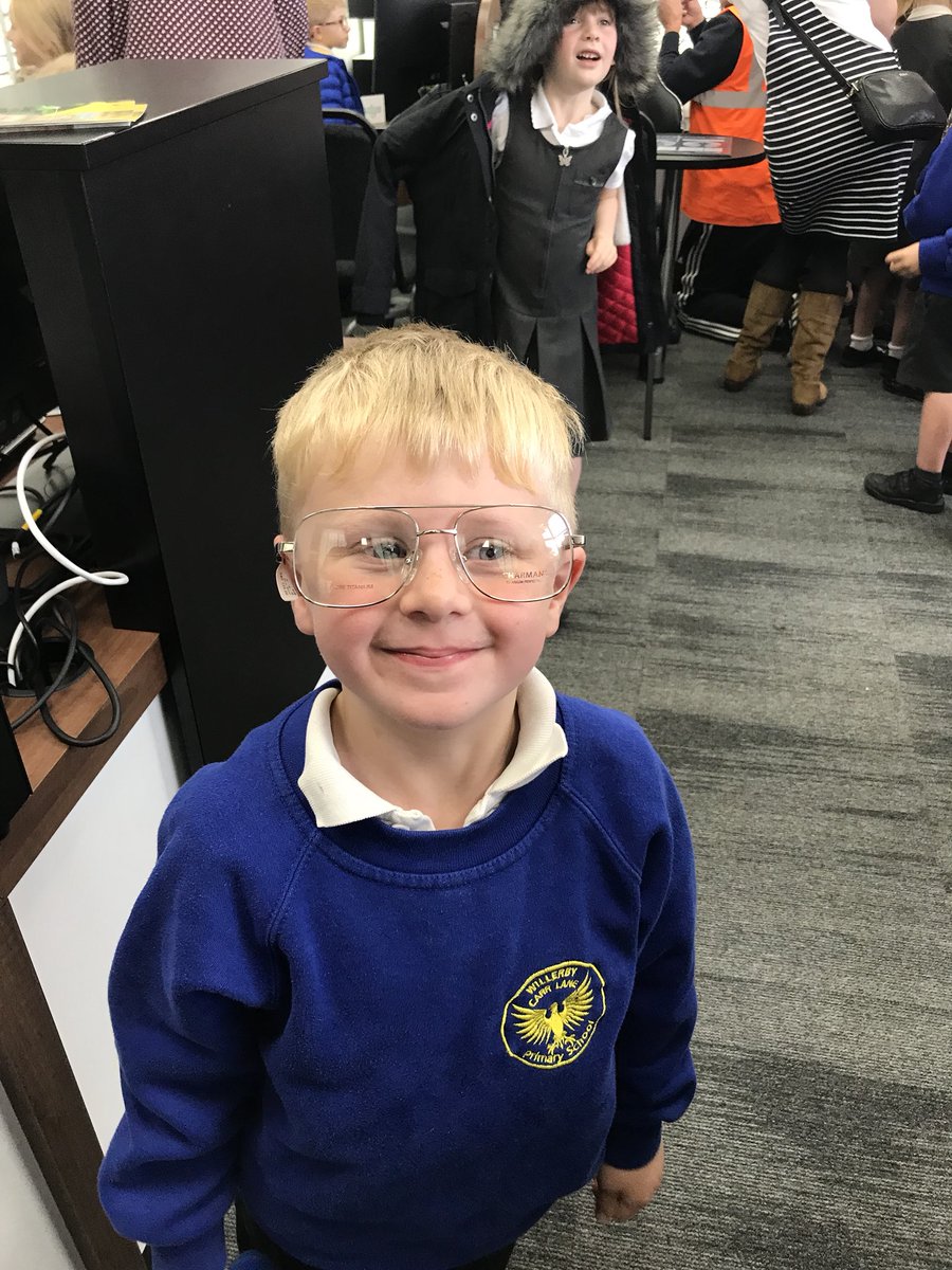 wclpsyear1's tweet photo. #opticians #roleplay #tryingonframes https://t.co/3obgSuLdQK