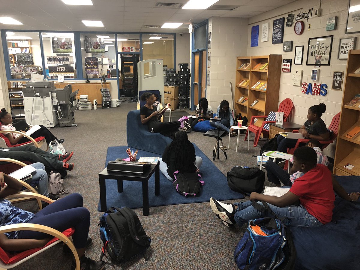 SAMSSaintsSoar's tweet photo. A whole day devoted to reading and book discussion?! #SAMSSAINTSSOAR One Book, One Day featuring Ghost Boys by @jewell_p_rhodes and The Hate U Give by @angiecthomas is off to a fantastic start 📚📚#SAMSSAINTSREAD https://t.co/bL9oM8yxhU