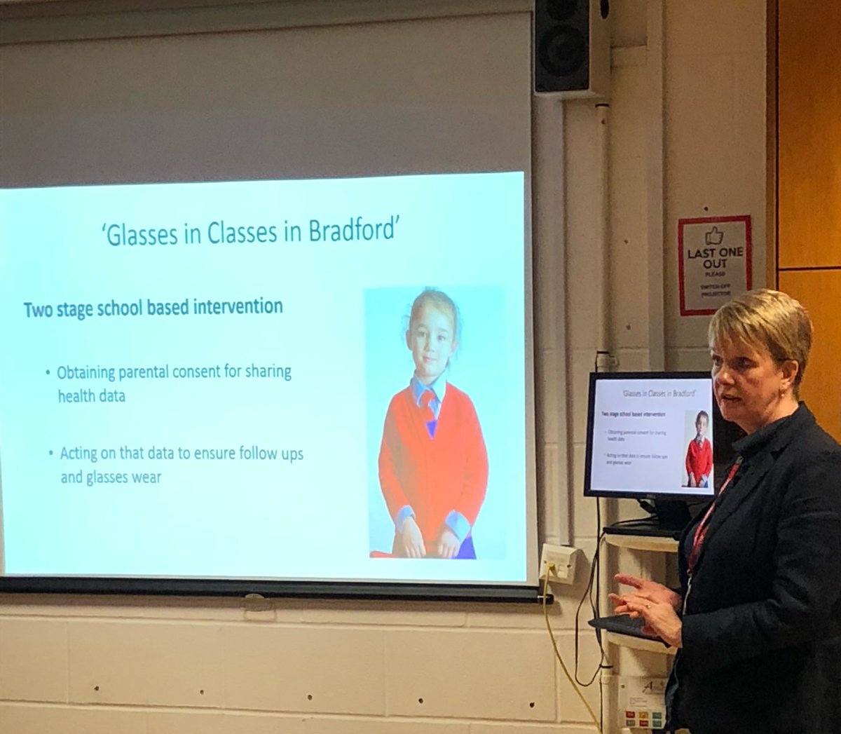 BradResearchSch's tweet image. What is #glassesinclasses?