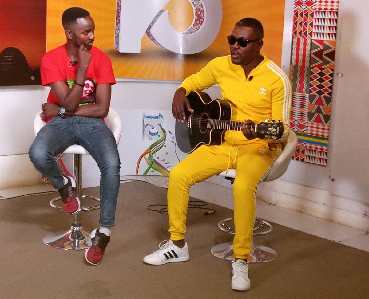 Radiotv10rwanda's tweet photo. Aka Kanya muri #turnupshow live turi kumwe na @vichou_peaceandlove ari kutubwira byinshi kuri mugenzi we witabye Imana bari mu itsinda rimwe...kurikira n'ibindi @yagoforeal https://t.co/EiI0rca5Bx