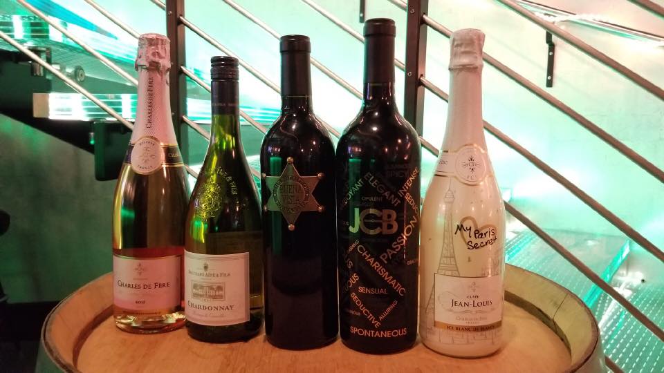 VineonMemorial's tweet photo. Pairing for the Senses at The Wine Loft Bar this Wednesday! Only $35 / Person ($20 wine, $15 food). RSVP - 918-970-4766 or contact@thewinelofttulsa.com
#corkdorks #tulsawinepairing #bixbywinepairing https://t.co/Wnei3EWykL