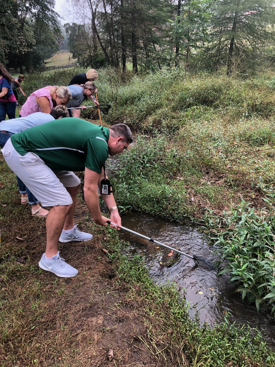 HungaryCreekMS's tweet photo. 6th grade teachers and Principal Moose take part in professional development in the Meaningful Watershed Educational Experience @Maymont Park. Looking at the Chesapeake Bay Watershed through the Lende of STEAM. #deeperlearing https://t.co/Xf0yk0Fky6