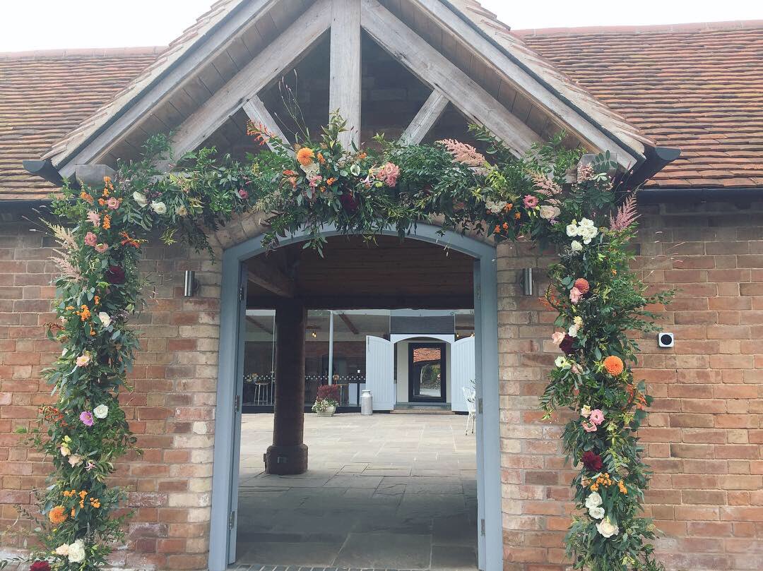 Last weeks autumn wedding 🍁 #warwickshirewedding #weddingflowers #weddingflorist #florist #warwick