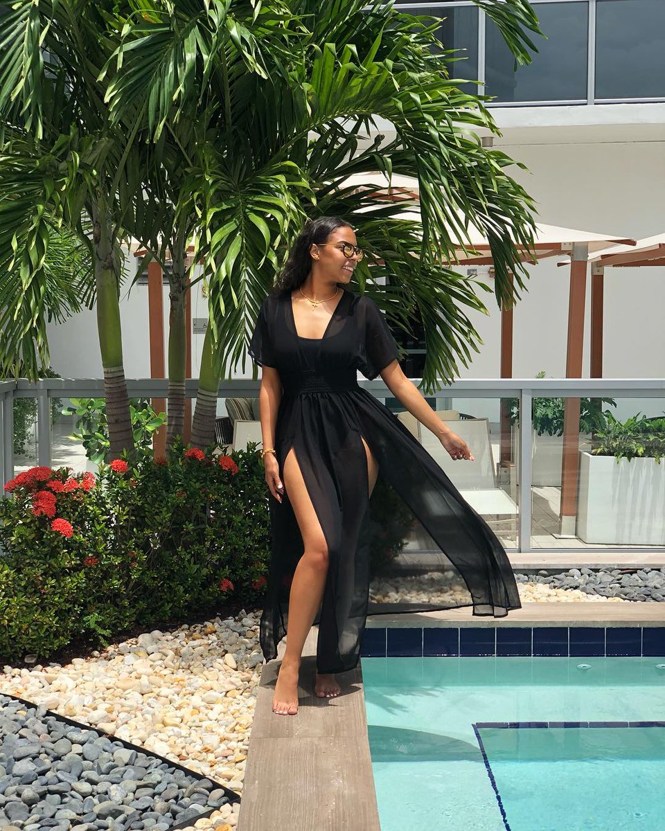 MEMiamiHotel's tweet photo. When by the pool, make it fashion. #MEMiami
Image: @marywestre https://t.co/w8QFUQgX9p