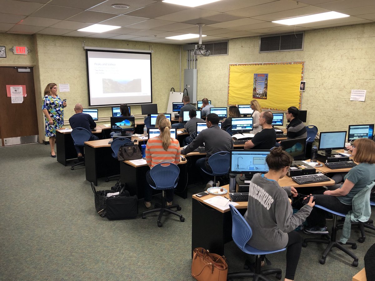 RamapoRidgeMS's tweet photo. Explore Learning working with our RRMS and MHS science department and special education collaboratives! #buildingcircuits #alwayslearning #collaboration #celebratemahwah @MahwahHS @mahwahschools https://t.co/yEiaXmGqxh