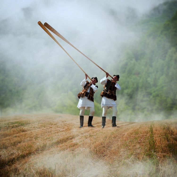 European Beauty on Twitter: "Bucium (or tulnic) is a type of alphorn used  by mountain dwellers in #Romania - of Dacian origin, it was used to signal  military conflicts. https://t.co/Hr2rhjklvq" / Twitter