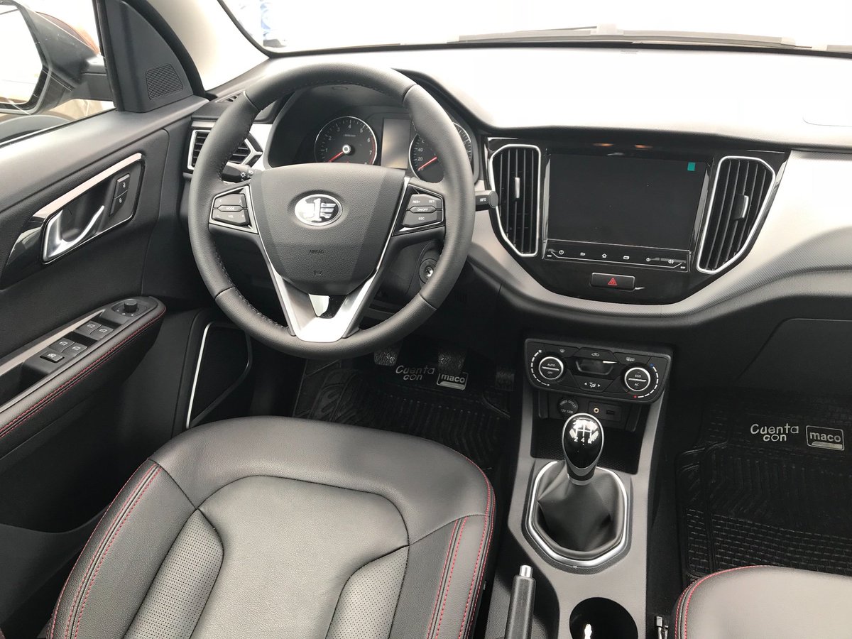 PressLatam's tweet photo. #FAW se suma a la larga lista de lanzamientos de octubre con el #SUV R7. El modelo llega en 3 versiones: dos mecánicas y una CVT, desde los $7.490.000. #mercadomotor #industriaautomotriz #mercadochileno https://t.co/77b0yCrFaS