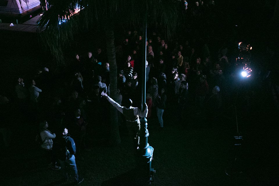 📢#ELGRITODECORDOBA  🎭
Los días 3, 4 y 5 de octubre se presentó la obra de teatro ganadora del Concurso de Artes Escénicas - Centenario de la Reforma del 1918, "El Grito de Córdoba" en al Patio del viejo Rectorado.
▶️Les compartimos algunas imágenes de la puesta en escena!