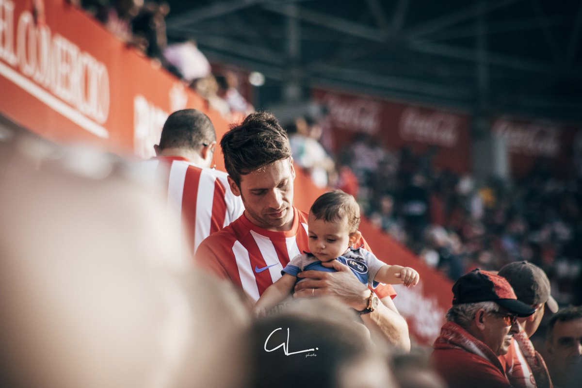 GuilleGL73's tweet photo. 🔴⚪ "Tradición de padres a hijos... " https://t.co/BPJU5fNw0H