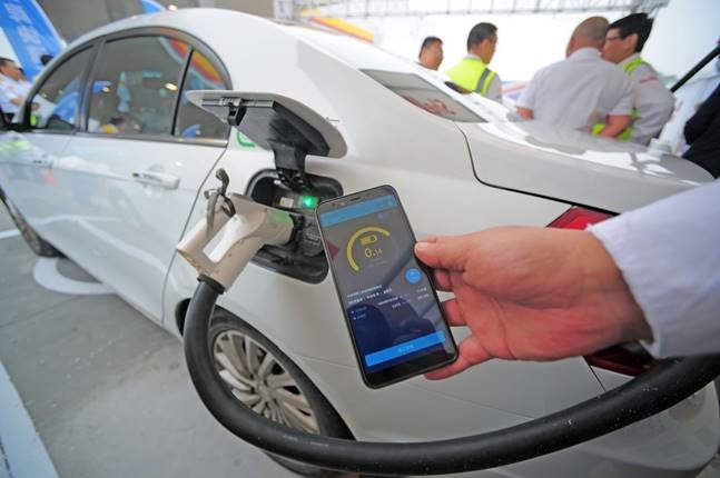 Istvan_Kapitany's tweet image. So good to see #ShellRecharge in use at our Shell Stations in China!  #makethefuture