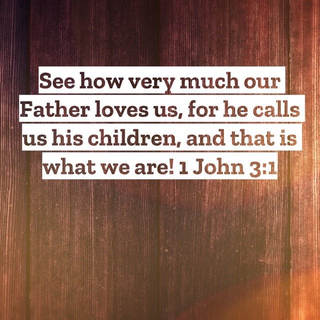 teerach's tweet photo. Proud Father https://t.co/0KVnPWRWFR https://t.co/tUwUGUl0pK