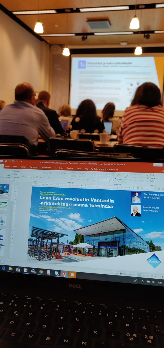 VM:n Viitearkkitehtuuria maakunnille -seminaarissa puhumassa Vantaan kaupungin edistyksellisestä Lean EA ICT-kehitysmallista. Hyvä että KA-työn vaikuttavuudesta nykyään puhutaan ja sitä vaaditaan. #vantaa #leanea
